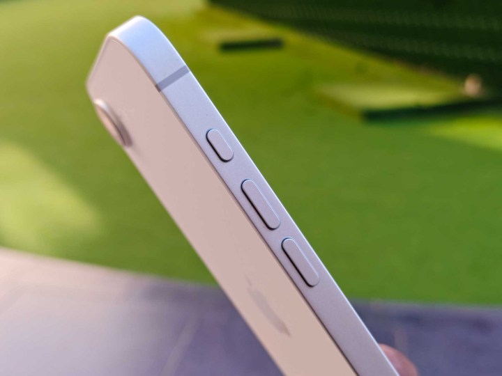 I started using iPhone 16E and it is better than my expectation 5 Button on iPhone 16e