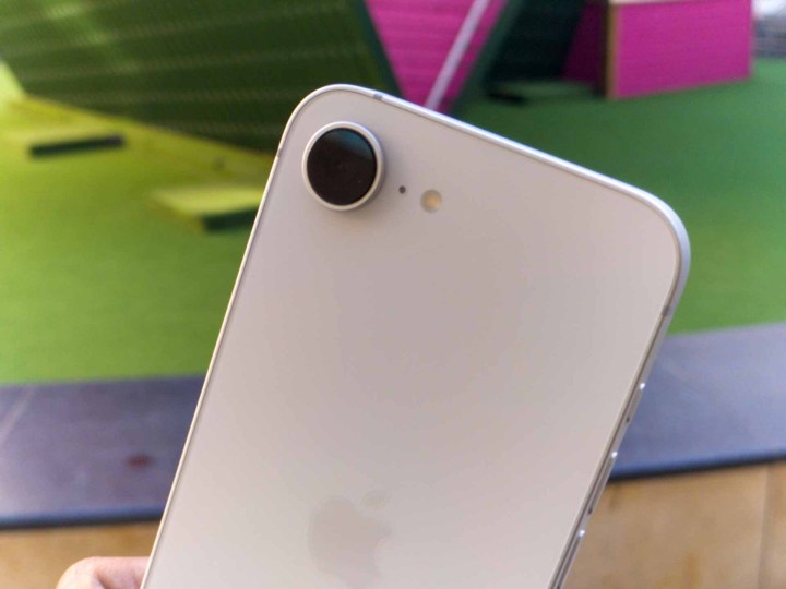 I briefly tested the iPhone 16e camera and it surprised me 6 Camera on iPhone 16e
