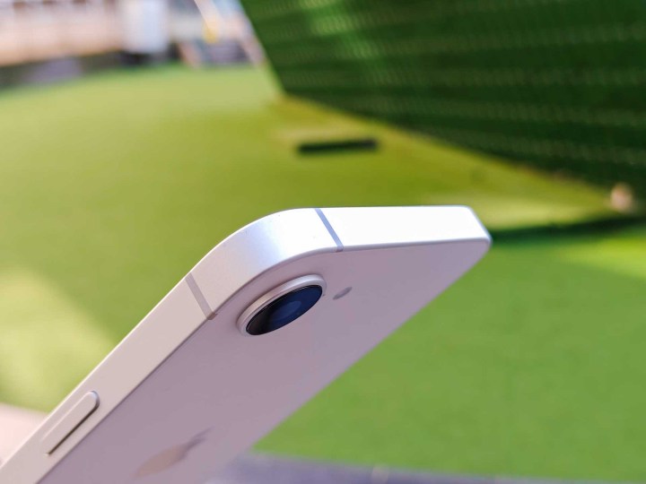Top edge on iPhone 16e