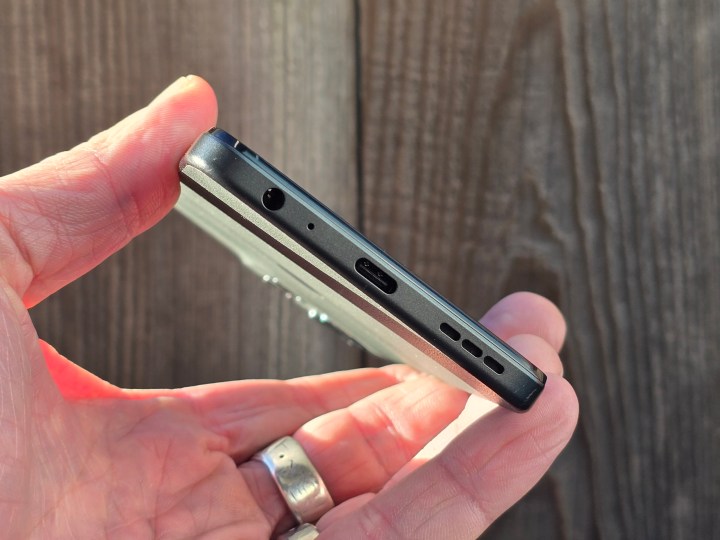Motorola Moto G (2025) Review: Practical choice 9 Moto G2025 USB C Port