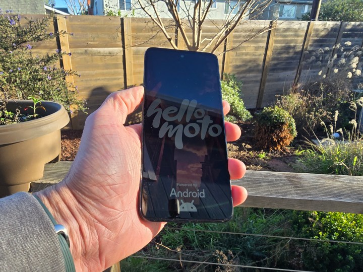 Motorola Moto G (2025) Review: Practical choice 4 Moto G2025 outdoor visibility