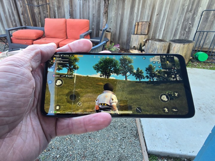 Motorola Moto G (2025) Review: Practical choice 5 Moto G 2025 PUBG playing