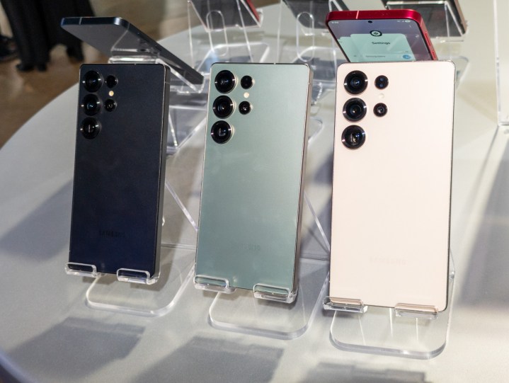 Samsung Galaxy S25 Plus vs. iPhone 16 Plus: Which Middle M-Completion Phone is the best? 2 Samsung Galaxy S25 Plus