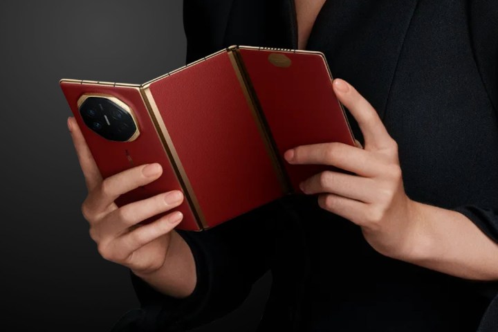 5 things that can change smartphones forever in 2025 2 Huawei friend xt.