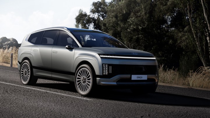 Hyundai Ioniq 9 Driving