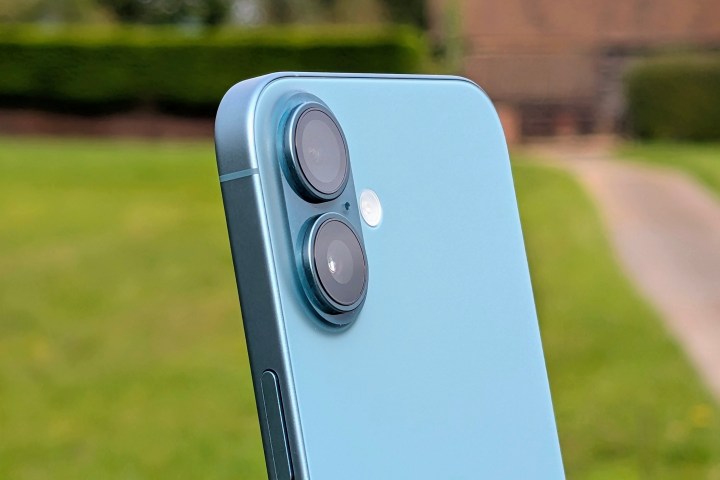 Samsung Galaxy S25 Plus vs. iPhone 16 Plus: Which Middle M-Completion Phone is the best? 3 Apple iPhone 16 Plus camera module.
